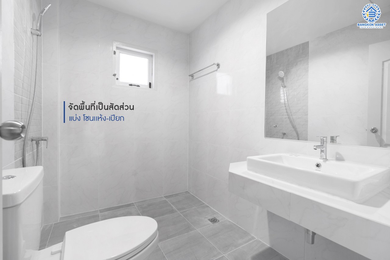 บ้านมือสองตกแต่งใหม่ ม.กฤษดานคร31 ปิ่นเกล้า ติดถนนบรมราชชนนี ฟังก์ชั่นจัดเต็ม 3 ห้องนอน 3 ห้องน้ำ Terrace กว้าง รองรับความสุขบนเนื้อที่ดิน 54.6 ตร.ว. พื้นที่ใช้สอยกว่า 200 ตร.ม. บนทำเลศักยภาพใกล้ทางคู่ขนานลอยฟ้าบรมราชชนนี และเซ็นทรัลปิ่นเกล้า...