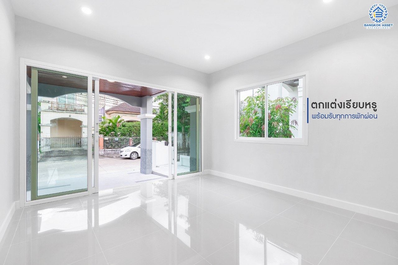 บ้านมือสองตกแต่งใหม่ ม.กฤษดานคร31 ปิ่นเกล้า ติดถนนบรมราชชนนี ฟังก์ชั่นจัดเต็ม 3 ห้องนอน 3 ห้องน้ำ Terrace กว้าง รองรับความสุขบนเนื้อที่ดิน 54.6 ตร.ว. พื้นที่ใช้สอยกว่า 200 ตร.ม. บนทำเลศักยภาพใกล้ทางคู่ขนานลอยฟ้าบรมราชชนนี และเซ็นทรัลปิ่นเกล้า...