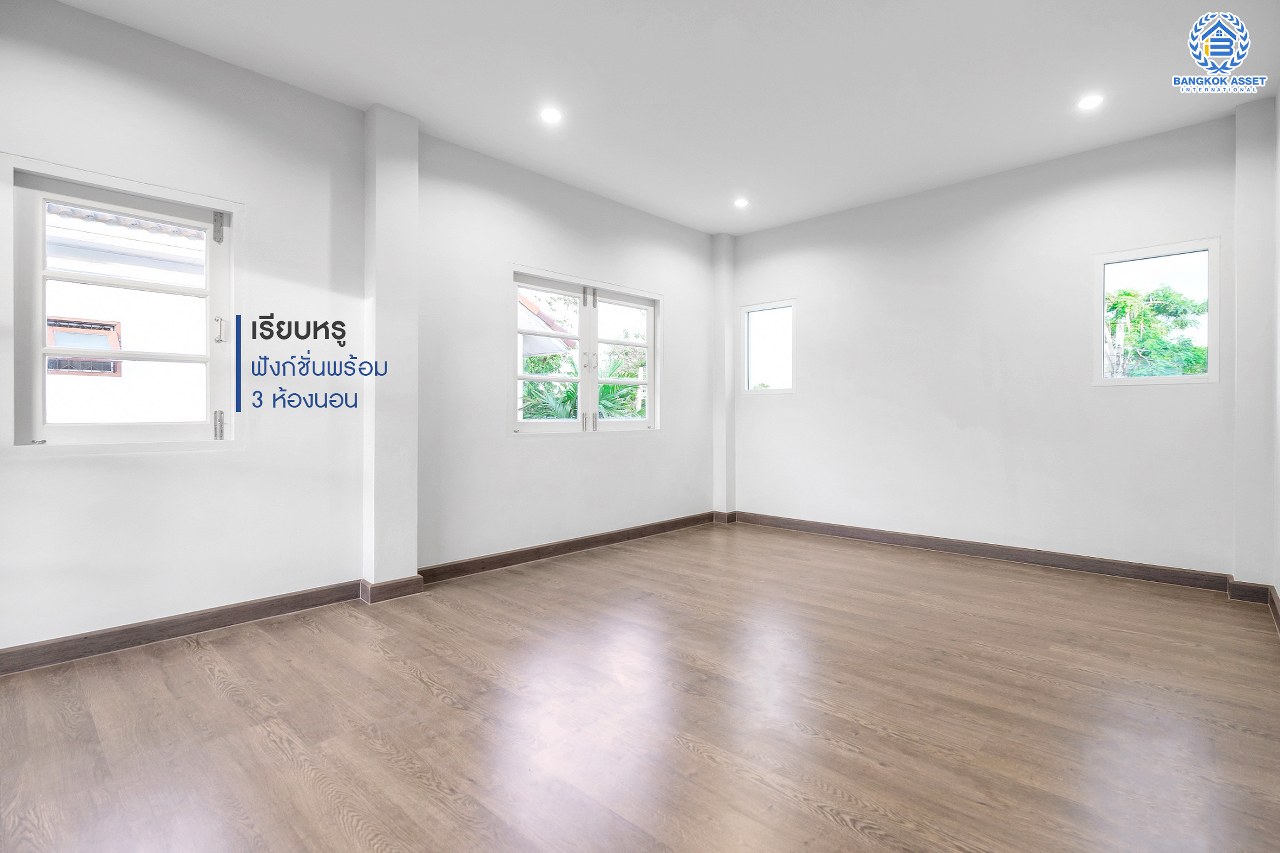 บ้านมือสองตกแต่งใหม่ ม.กฤษดานคร31 ปิ่นเกล้า ติดถนนบรมราชชนนี ฟังก์ชั่นจัดเต็ม 3 ห้องนอน 3 ห้องน้ำ Terrace กว้าง รองรับความสุขบนเนื้อที่ดิน 54.6 ตร.ว. พื้นที่ใช้สอยกว่า 200 ตร.ม. บนทำเลศักยภาพใกล้ทางคู่ขนานลอยฟ้าบรมราชชนนี และเซ็นทรัลปิ่นเกล้า...