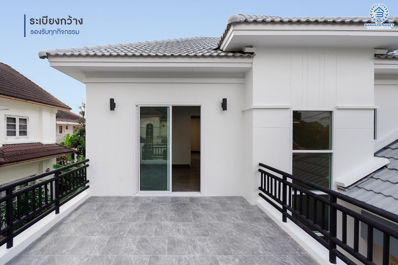 บ้านมือสองตกแต่งใหม่ ม.กฤษดานคร31 ปิ่นเกล้า ติดถนนบรมราชชนนี ฟังก์ชั่นจัดเต็ม 3 ห้องนอน 3 ห้องน้ำ Terrace กว้าง รองรับความสุขบนเนื้อที่ดิน 54.6 ตร.ว. พื้นที่ใช้สอยกว่า 200 ตร.ม. บนทำเลศักยภาพใกล้ทางคู่ขนานลอยฟ้าบรมราชชนนี และเซ็นทรัลปิ่นเกล้า...