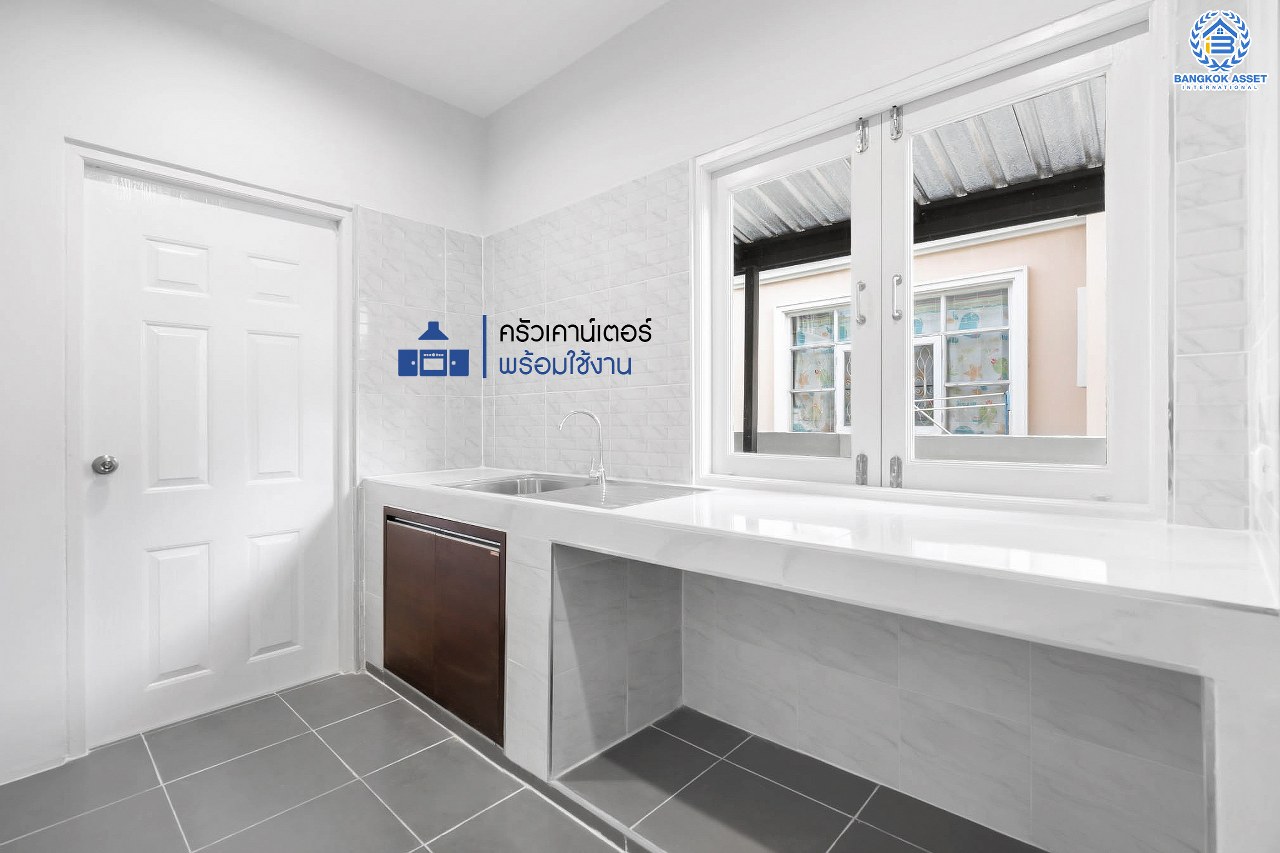 บ้านมือสองตกแต่งใหม่ สุดคุ้ม! ม.ภัสสร8 กาญจนาภิเษก (ซ.กันตนา) ดีไซน์สวย เนื้อที่ 50.7 ตร.ว. ฟังก์ชั่น 3 ห้องนอน 3 ห้องน้ำ แต่งครบพร้อมอยู่ บนทำเลศักยภาพ โครงการติดถนนใหญ่ เข้า-ออกสะดวก ใกล้เซ็นทรัลเวสต์เกต รถไฟฟ้า "สถานีตลาดบางใหญ่" และเดินทางเพียง 10 นาทีถึงจุดขึ้นทางด่วน "ศรีรัช"...