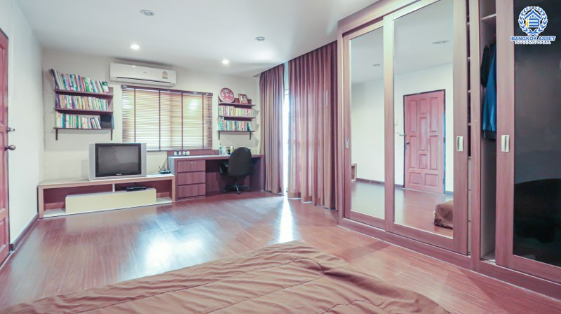 บ้านแฝดมือสอง ใกล้สนามบินดอนเมือง! ม.ณัฐนันท์ ดอนเมือง-สรงประภา เนื้อที่ 38.9 ตร.ว. ฟังก์ชั่น 3 ห้องนอน 2 ห้องน้ำ บ้านสวยต่อเติมพร้อมเข้าอยู่! บนทำเลดีที่สุด เชื่อมต่อหลายเส้นทาง ใกล้รถไฟฟ้า "สถานีดอนเมือง" และทางด่วนอุตราภิมุข