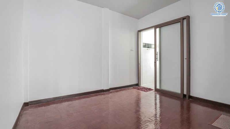 บ้านแฝดมือสอง ใกล้สนามบินดอนเมือง! ม.ณัฐนันท์ ดอนเมือง-สรงประภา เนื้อที่ 38.9 ตร.ว. ฟังก์ชั่น 3 ห้องนอน 2 ห้องน้ำ บ้านสวยต่อเติมพร้อมเข้าอยู่! บนทำเลดีที่สุด เชื่อมต่อหลายเส้นทาง ใกล้รถไฟฟ้า "สถานีดอนเมือง" และทางด่วนอุตราภิมุข