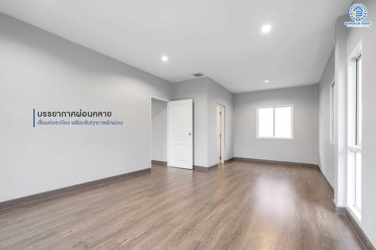 บ้านมือสองตกแต่งใหม่ ดีไซน์สุดหรู ม.บางกอกบูเลอวาร์ด ราชพฤกษ์-พระราม5-2 หลังใหญ่ #แปลงมุม เนื้อที่ 57.1 ตร.ว. บนสังคมคุณภาพ SC Asset* รองรับครอบครัวใหญ่ด้วยฟังก์ชั่นจัดเต็ม 4 ห้องนอน 4 ห้องน้ำ (ห้องนอนชั้นบนทุกห้องมีห้องน้ำในตัว) 2 ที่จอดรถ บนทำเลติดถนนราชพฤกษ์ ใกล้วงเวียนพระรามห้า ,ทางด่วน และเพียง 10 ถึงรถไฟฟ้า "สถานีบางรักใหญ่"