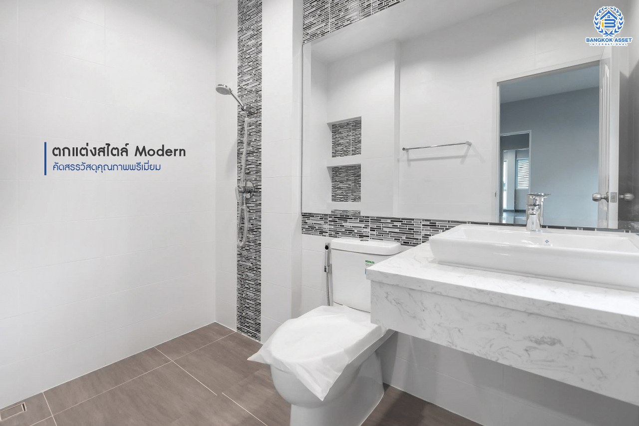 บ้านมือสองตกแต่งใหม่ ดีไซน์สุดหรู ม.บางกอกบูเลอวาร์ด ราชพฤกษ์-พระราม5-2 หลังใหญ่ #แปลงมุม เนื้อที่ 57.1 ตร.ว. บนสังคมคุณภาพ SC Asset* รองรับครอบครัวใหญ่ด้วยฟังก์ชั่นจัดเต็ม 4 ห้องนอน 4 ห้องน้ำ (ห้องนอนชั้นบนทุกห้องมีห้องน้ำในตัว) 2 ที่จอดรถ บนทำเลติดถนนราชพฤกษ์ ใกล้วงเวียนพระรามห้า ,ทางด่วน และเพียง 10 ถึงรถไฟฟ้า "สถานีบางรักใหญ่"