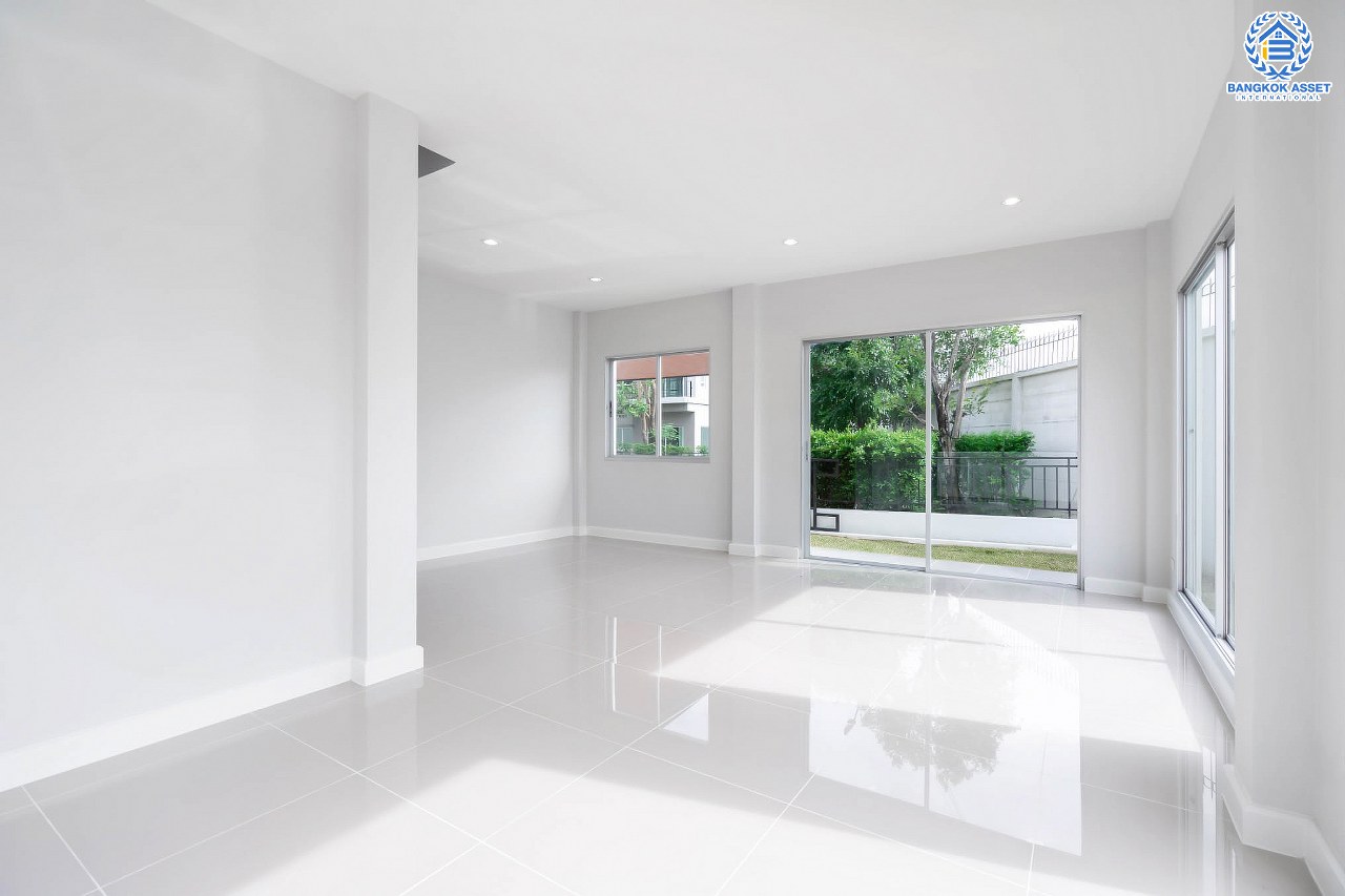 บ้านมือสองตกแต่งใหม่ แบรนด์หรู SC ASSET โครงการ ไลฟ์บางกอกบลูเลอวาร์ด ราชพฤกษ์-รัตนาธิเบศร์ หลังใหญ่ #แปลงมุม เนื้อที่ 54.9 ตร.ว. ตกแต่งดีไซน์ ตอบโจทย์ทุกการอยู่อาศัย ฟังก์ชั่นพร้อม 3 ห้องนอน 3 ห้องน้ำ 2 ที่จอดรถ บนทำเลศักยภาพ ติดถนนราชพฤกษ์ เพียง 5 นาทีถึงรถไฟฟ้า "สถานีบางรักน้อยท่าอิฐ".....