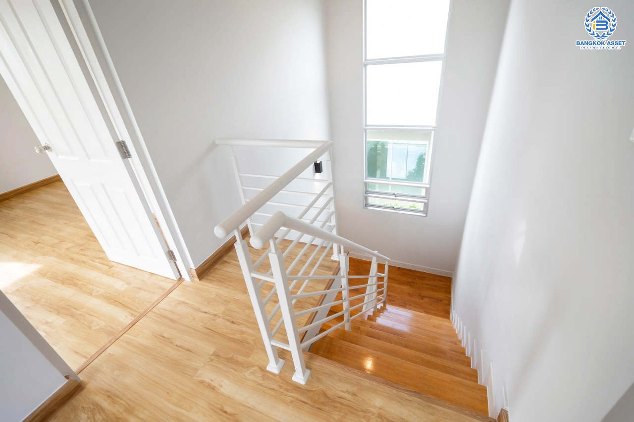 บ้านมือสองตกแต่งใหม่ แบรนด์หรู SC ASSET โครงการ ไลฟ์บางกอกบลูเลอวาร์ด ราชพฤกษ์-รัตนาธิเบศร์ หลังใหญ่ #แปลงมุม เนื้อที่ 54.9 ตร.ว. ตกแต่งดีไซน์ ตอบโจทย์ทุกการอยู่อาศัย ฟังก์ชั่นพร้อม 3 ห้องนอน 3 ห้องน้ำ 2 ที่จอดรถ บนทำเลศักยภาพ ติดถนนราชพฤกษ์ เพียง 5 นาทีถึงรถไฟฟ้า "สถานีบางรักน้อยท่าอิฐ".....