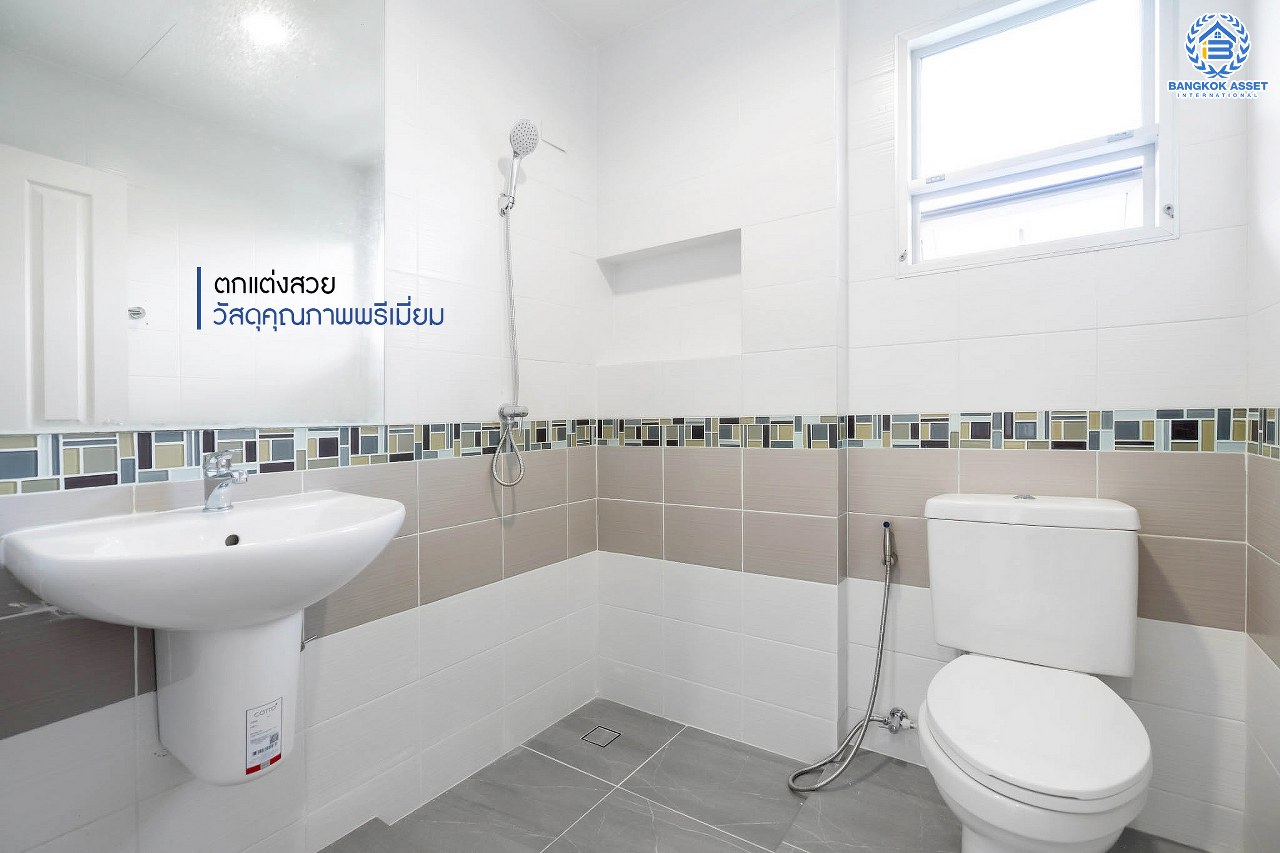 บ้านมือสองตกแต่งใหม่ แบรนด์หรู SC ASSET โครงการ ไลฟ์บางกอกบลูเลอวาร์ด ราชพฤกษ์-รัตนาธิเบศร์ หลังใหญ่ #แปลงมุม เนื้อที่ 54.9 ตร.ว. ตกแต่งดีไซน์ ตอบโจทย์ทุกการอยู่อาศัย ฟังก์ชั่นพร้อม 3 ห้องนอน 3 ห้องน้ำ 2 ที่จอดรถ บนทำเลศักยภาพ ติดถนนราชพฤกษ์ เพียง 5 นาทีถึงรถไฟฟ้า "สถานีบางรักน้อยท่าอิฐ".....