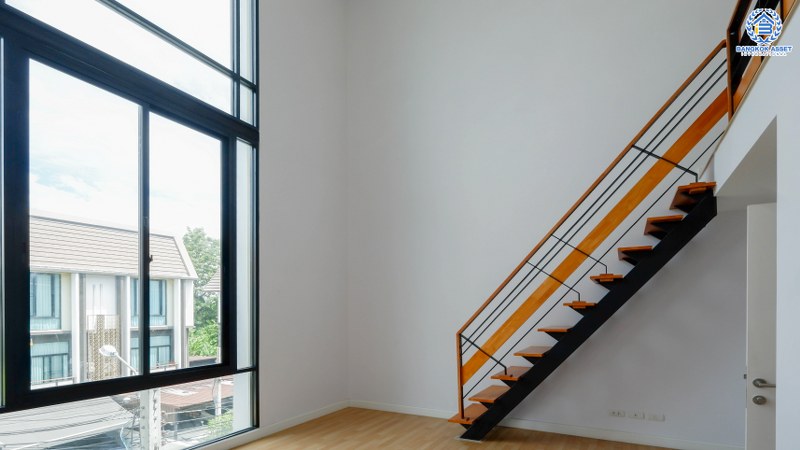 ทาวน์โฮมมือสองนนทบุรี 3 ชั้น ห้องมุม! ม.ฟลอร่า วงศ์สว่าง บ้านใหม่ ดีไซน์สวย เนื้อที่ 31 ตร.ว. ฟังก์ชั่น 4 ห้องนอน 3 ห้องน้ำ 2 ที่จอดรถ (หน้ากว้าง 7 เมตร) โดดเด่นด้วยทำเล ติดถนนกรุงเทพฯ-นนทบุรี  เพียง 500 เมตร ถึง MRT "สถานีแยกติวานนท์"