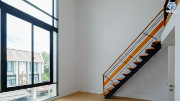 ทาวน์โฮมมือสองนนทบุรี 3 ชั้น ห้องมุม! ม.ฟลอร่า วงศ์สว่าง บ้านใหม่ ดีไซน์สวย เนื้อที่ 31 ตร.ว. ฟังก์ชั่น 4 ห้องนอน 3 ห้องน้ำ 2 ที่จอดรถ (หน้ากว้าง 7 เมตร) โดดเด่นด้วยทำเล ติดถนนกรุงเทพฯ-นนทบุรี  เพียง 500 เมตร ถึง MRT "สถานีแยกติวานนท์"