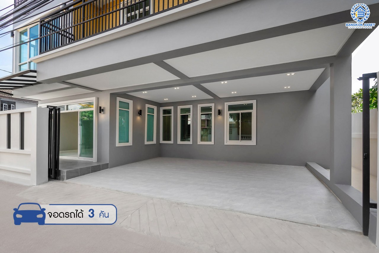 บ้านมือสองตกแต่งใหม่ 3 ชั้นหลังใหญ่พิเศษ! #แปลงมุม พื้นที่ใช้สอยถึง 400 ตร.ม.! Built in Furniture ทั้งหลัง! ม.จรรยานิเวศน์ แจ้งวัฒนะ-ปากเกร็ด35 เนื้อที่ 47ตร.ว. ฟังก์ชั่นจัดเต็ม 4 ห้องนอน 5 ห้องน้ำ 3 ที่จอดรถ พร้อม Living Room ขนาดใหญ่ บนทำเลโซนเมือง รองรับรถไฟฟ้าสายสีชมพู(สายอนาคต) ใกล้ทางด่วน "ศรีรัช" และเพียง 800เมตร ถึงเซ็นทรัลแจ้งวัฒนะ...