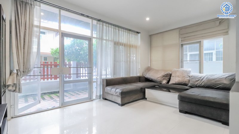 บ้านเดี่ยวมือสองนนทบุรี ติดทางด่วนงามวงศ์วาน ม.ณดล งามวงศ์วาน เนื้อที่ 42.1 ตร.ว. ฟังก์ชั่น 3 ห้องนอน 2 ห้องน้ำ 2 ที่จอดรถ สะดวกสบายบนทำเลใจกลางเมือง ใกล้กับ The Mall งามวงศ์วาน , พันธุ์ทิพย์ฯลฯ ,กระทรวงสาธารณสุข และรถไฟฟ้าสายสีม่วง...