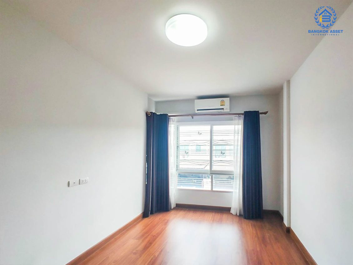 *****ทาวน์เฮ้าส์มือสองนนทบุรี ม.ศุภาลัยเบลล่า วงแหวนปิ่นเกล้า-พระราม5 ฟังก์ชั่น 3 ห้องนอน 2 ห้องน้ำ เนื้อที่ 24.60 ตร.ว. 3 ห้องนอน แถมแอร์ 3 เครื่อง พร้อมอยู่บนทำเลเดินทางสะดวก ใกล้เซ็นทรัลเวสต์เกต และทางด่วนศรีรัช