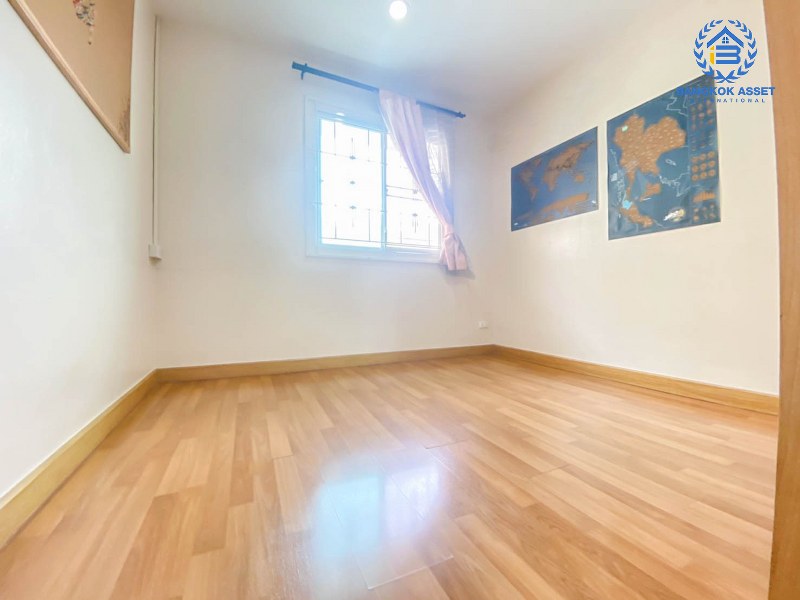 ทาวน์เฮ้าส์มือสองนนทบุรี ม.พฤกษาทาวน์เน็กซ์ ติวานนท์-พระราม5 โซนต้นโครงการ เนื้อที่ 24.2 ตร.ว. ฟังก์ชั่น 3 ห้องนอน 2 ห้องน้ำ 2 ที่จอดรถ (หน้ากว้าง 6 เมตร) บ้านสวยพร้อมอยู่ ต่อเติมครบ บนทำเลติดถนนนครอินทร์ ใกล้วงเวียนพระราม5-ราชพฤกษ์...