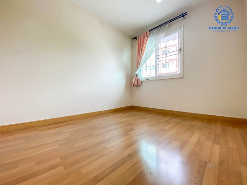 ทาวน์เฮ้าส์มือสองนนทบุรี ม.พฤกษาทาวน์เน็กซ์ ติวานนท์-พระราม5 โซนต้นโครงการ เนื้อที่ 24.2 ตร.ว. ฟังก์ชั่น 3 ห้องนอน 2 ห้องน้ำ 2 ที่จอดรถ (หน้ากว้าง 6 เมตร) บ้านสวยพร้อมอยู่ ต่อเติมครบ บนทำเลติดถนนนครอินทร์ ใกล้วงเวียนพระราม5-ราชพฤกษ์...