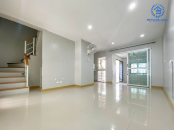 ทาวน์เฮ้าส์มือสองนนทบุรี ม.พฤกษาทาวน์เน็กซ์ ติวานนท์-พระราม5 โซนต้นโครงการ เนื้อที่ 24.2 ตร.ว. ฟังก์ชั่น 3 ห้องนอน 2 ห้องน้ำ 2 ที่จอดรถ (หน้ากว้าง 6 เมตร) บ้านสวยพร้อมอยู่ ต่อเติมครบ บนทำเลติดถนนนครอินทร์ ใกล้วงเวียนพระราม5-ราชพฤกษ์...