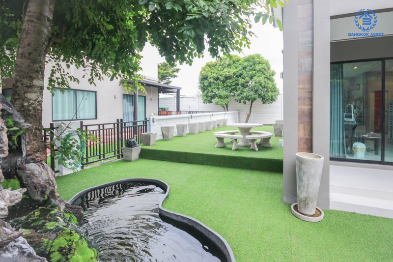 บ้านเดี่ยวมือสอง แบรนด์ AP* ม.เซนโทร รามอินทรา109 บ้านหลังใหญ่ต่อเติมสวย! เนื้อที่ 71.6 ตร.ว. ฟังก์ชั่น 3 ห้องนอน 3 ห้องน้ำ แถมแอร์ 3 เครื่อง โครงการร่มรื่น น่าอยู่ ตอบโจทย์ทุกการอยู่อาศัยบนทำเลศักยภาพ ใกล้ทางด่วนรามอินทรา และรถไฟฟ้าสถานี "แฟชั่นไอซ์แลนด์"