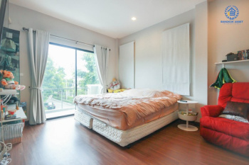 บ้านเดี่ยวมือสอง แบรนด์ AP* ม.เซนโทร รามอินทรา109 บ้านหลังใหญ่ต่อเติมสวย! เนื้อที่ 71.6 ตร.ว. ฟังก์ชั่น 3 ห้องนอน 3 ห้องน้ำ แถมแอร์ 3 เครื่อง โครงการร่มรื่น น่าอยู่ ตอบโจทย์ทุกการอยู่อาศัยบนทำเลศักยภาพ ใกล้ทางด่วนรามอินทรา และรถไฟฟ้าสถานี "แฟชั่นไอซ์แลนด์"