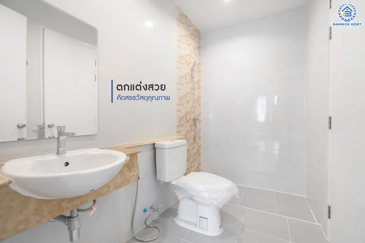 บ้านมือสองตกแต่งใหม่ ม.พลัสซิตี้พาร์ค ลาดพร้าว71 (ซอยโรงเรียนสตรีวิทยา2) ทาวน์โฮม 3 ชั้น รองรับครอบครัวขยาย ฟังก์ชั่น 4 ห้องนอน 3 ห้องน้ำ เนื้อที่ 17 ตร.ว. ทำเลใจกลางเมือง เชื่อมต่อทั้งถนนประเสริฐมนูญกิจ ,เกษตร-นวมินทร์ , ลาดพร้าว , รัชโยธินฯ ใกล้ทางด่วนรามอินทรา เดินทางสะดวกสบาย ติดรถไฟฟ้าสายสีน้ำตาล "สถานีโรงเรียนสตรีวิทยา2"...