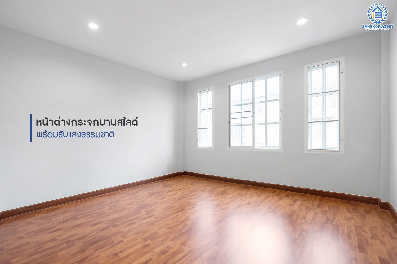 บ้านมือสองตกแต่งใหม่ ม.พลัสซิตี้พาร์ค ลาดพร้าว71 (ซอยโรงเรียนสตรีวิทยา2) ทาวน์โฮม 3 ชั้น รองรับครอบครัวขยาย ฟังก์ชั่น 4 ห้องนอน 3 ห้องน้ำ เนื้อที่ 17 ตร.ว. ทำเลใจกลางเมือง เชื่อมต่อทั้งถนนประเสริฐมนูญกิจ ,เกษตร-นวมินทร์ , ลาดพร้าว , รัชโยธินฯ ใกล้ทางด่วนรามอินทรา เดินทางสะดวกสบาย ติดรถไฟฟ้าสายสีน้ำตาล "สถานีโรงเรียนสตรีวิทยา2"...