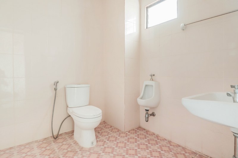 อาคารพาณิชย์ 3.5 ชั้น 2 คูหา หลังมุม! ถนนเมน! ติดถนนศาลากลาง-บางกรวย พื้นที่ใช้สอยขนาด 440 ตร.ม. ฟังก์ชั่น 4 ห้องนอน 8 ห้องน้ำ **ขายพร้อมกิจการร้านอาหาร คุ้มยิ่งกว่าคุ้ม! สามารถต่อยอดกิจการ หรือจะเปิดเป็นโฮมออฟฟิศ ธุรกิจSME ก็น่าลงทุน! ทำเลดี ใกล้ศูนย์ขนส่งคลังสินค้า เซ็นทรัลศาลายา ,ทางด่วนศรีรัช