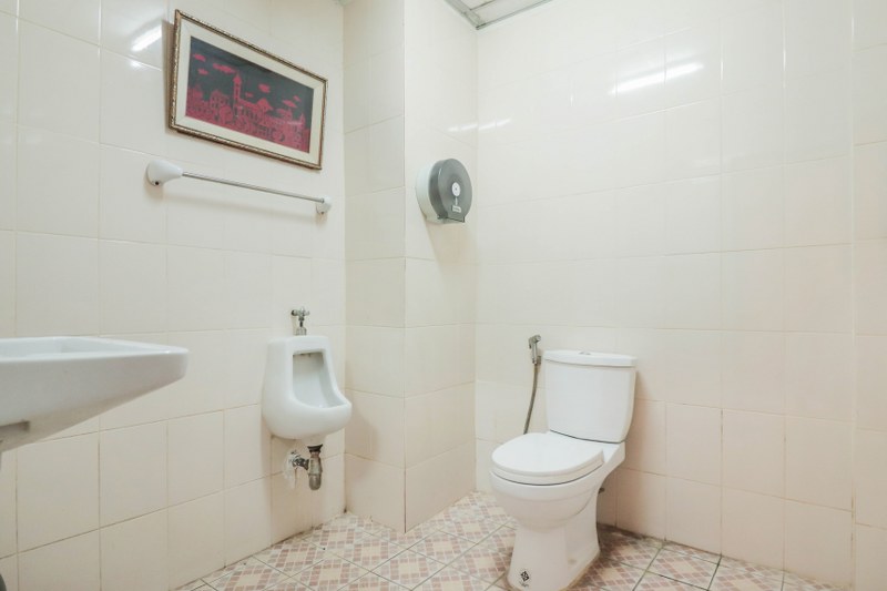 อาคารพาณิชย์ 3.5 ชั้น 2 คูหา หลังมุม! ถนนเมน! ติดถนนศาลากลาง-บางกรวย พื้นที่ใช้สอยขนาด 440 ตร.ม. ฟังก์ชั่น 4 ห้องนอน 8 ห้องน้ำ **ขายพร้อมกิจการร้านอาหาร คุ้มยิ่งกว่าคุ้ม! สามารถต่อยอดกิจการ หรือจะเปิดเป็นโฮมออฟฟิศ ธุรกิจSME ก็น่าลงทุน! ทำเลดี ใกล้ศูนย์ขนส่งคลังสินค้า เซ็นทรัลศาลายา ,ทางด่วนศรีรัช