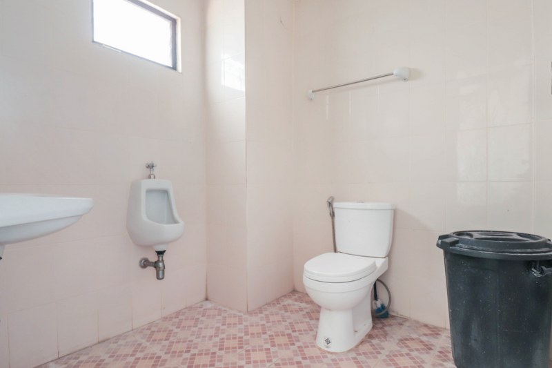 อาคารพาณิชย์ 3.5 ชั้น 2 คูหา หลังมุม! ถนนเมน! ติดถนนศาลากลาง-บางกรวย พื้นที่ใช้สอยขนาด 440 ตร.ม. ฟังก์ชั่น 4 ห้องนอน 8 ห้องน้ำ **ขายพร้อมกิจการร้านอาหาร คุ้มยิ่งกว่าคุ้ม! สามารถต่อยอดกิจการ หรือจะเปิดเป็นโฮมออฟฟิศ ธุรกิจSME ก็น่าลงทุน! ทำเลดี ใกล้ศูนย์ขนส่งคลังสินค้า เซ็นทรัลศาลายา ,ทางด่วนศรีรัช