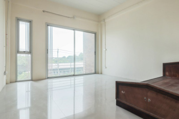 อาคารพาณิชย์ 3.5 ชั้น 2 คูหา หลังมุม! ถนนเมน! ติดถนนศาลากลาง-บางกรวย พื้นที่ใช้สอยขนาด 440 ตร.ม. ฟังก์ชั่น 4 ห้องนอน 8 ห้องน้ำ **ขายพร้อมกิจการร้านอาหาร คุ้มยิ่งกว่าคุ้ม! สามารถต่อยอดกิจการ หรือจะเปิดเป็นโฮมออฟฟิศ ธุรกิจSME ก็น่าลงทุน! ทำเลดี ใกล้ศูนย์ขนส่งคลังสินค้า เซ็นทรัลศาลายา ,ทางด่วนศรีรัช