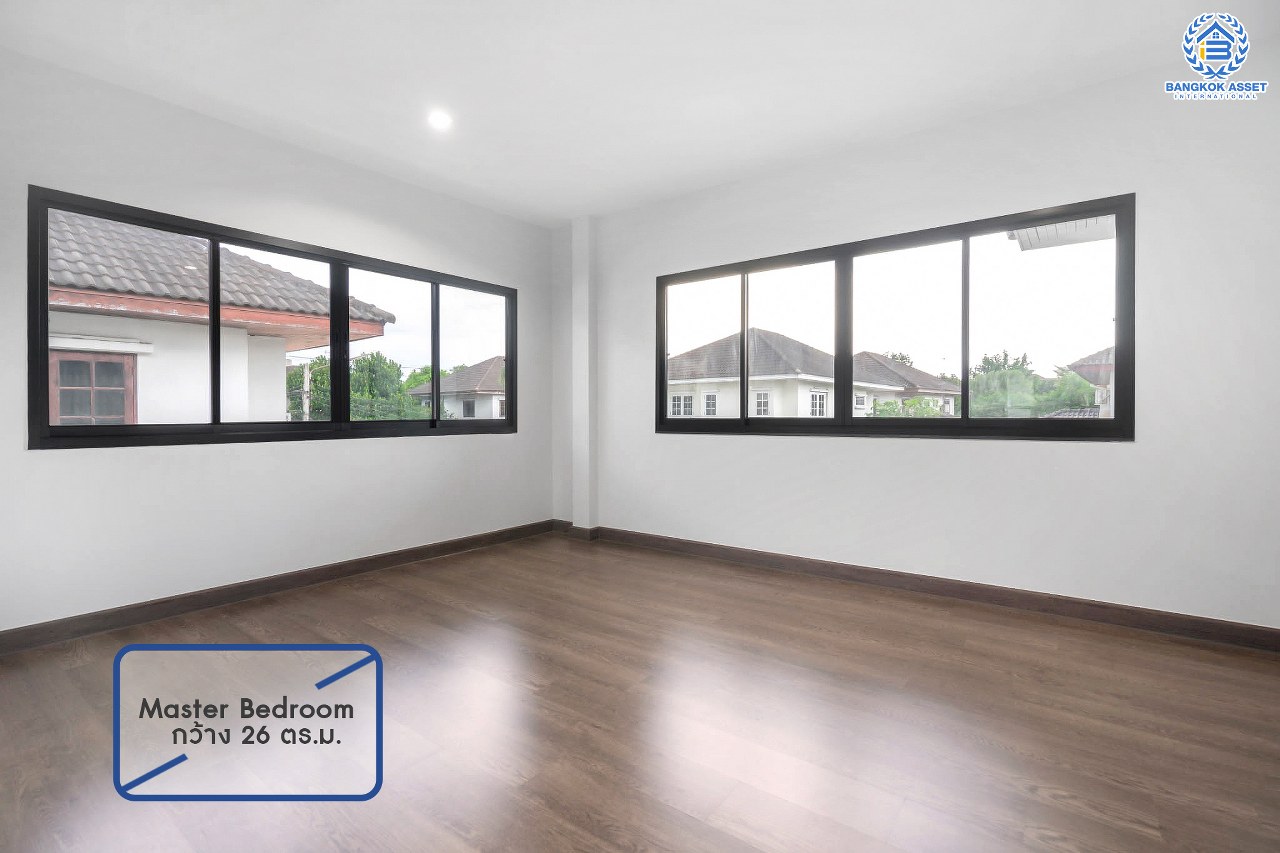 บ้านมือสองตกแต่งใหม่ หลังใหญ่! เนื้อที่ 83 ตร.ว. ม.พัชรวิลล์ บางกรวย-ไทรน้อย ตอบโจทย์ครอบครัวใหญ่ด้วยฟังก์ชั่นถึง 4 ห้องนอน 4 ห้องน้ำ พื้นที่ใช้สอยถึง 315 ตร.ม. บนทำเลเชื่อมต่อ 3 เส้นทาง ใกล้ทางด่วน "กาญจนาภิเษก" และเพียง 5 นาทีจาก MRT "สถานีบางพลู"