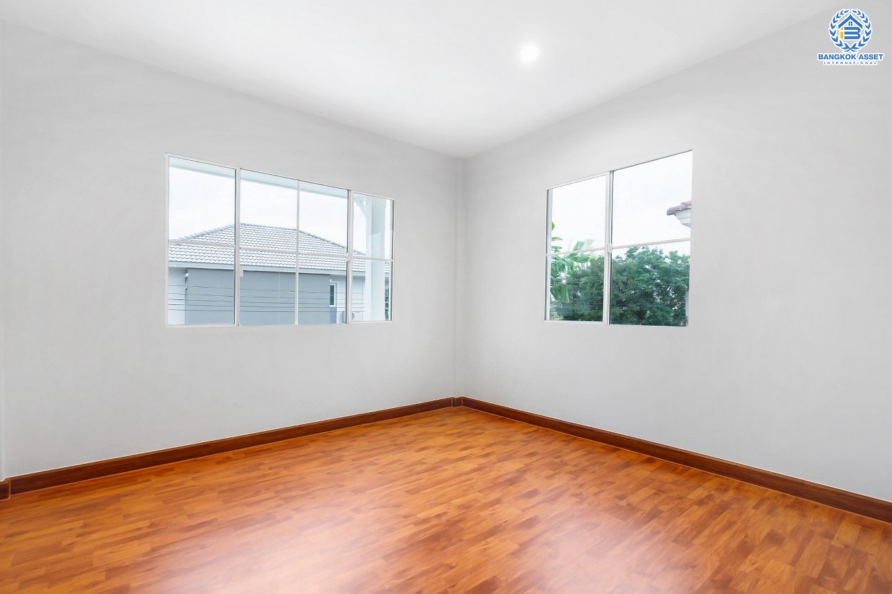 บ้านมือสองตกแต่งใหม่ คุณภาพแบรนด์ LH ม.ชลลดา บางใหญ่-เซ็นทรัลเวสต์เกต เนื้อที่ 54.3 ตร.ว. ฟังก์ชั่น 3 ห้องนอน 2 ห้องน้ำ 2 ที่จอดรถ Facilities ครบครัน พร้อมทุกการเข้าอยู่ บนทำเลเดินทางสะดวก ใกล้ถ.กาญจนาภิเษก เพียง 10 นาทีถึงรถไฟฟ้า "สถานีคลองบางไผ่"