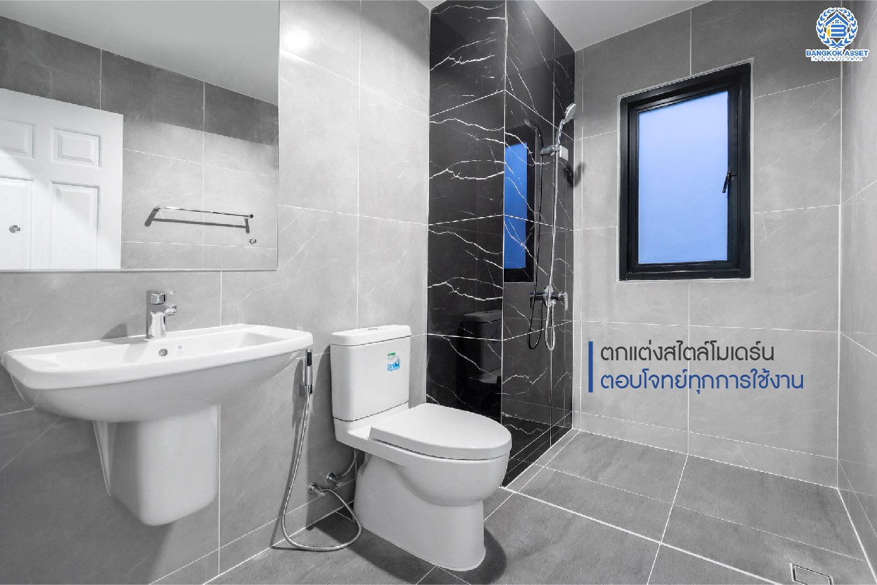 บ้านตกแต่งใหม่มือ1ไม่เคยเข้าอยู่! หลังใหญ่ #แปลงมุม! เนื้อที่ 104.9 ตร.ว. ม.เพอร์เฟคเพลส รัตนาธิเบศร์-ไทรม้า  ฟังก์ชั่นจัดเต็ม 4 ห้องนอน 3 ห้องน้ำ 2 ที่จอดรถ พร้อมพื้นที่ใช้สอยถึง 310 ตร.ม. ส่วนกลางครบครัน กับที่สุดแห่งทำเลโซนเมือง ที่เชื่อมสู่หลายเส้นทาง ใกล้วงเวียนพระรามห้า และรถไฟฟ้าสถานี "สถานีบางรักน้อยท่าอิฐ"...