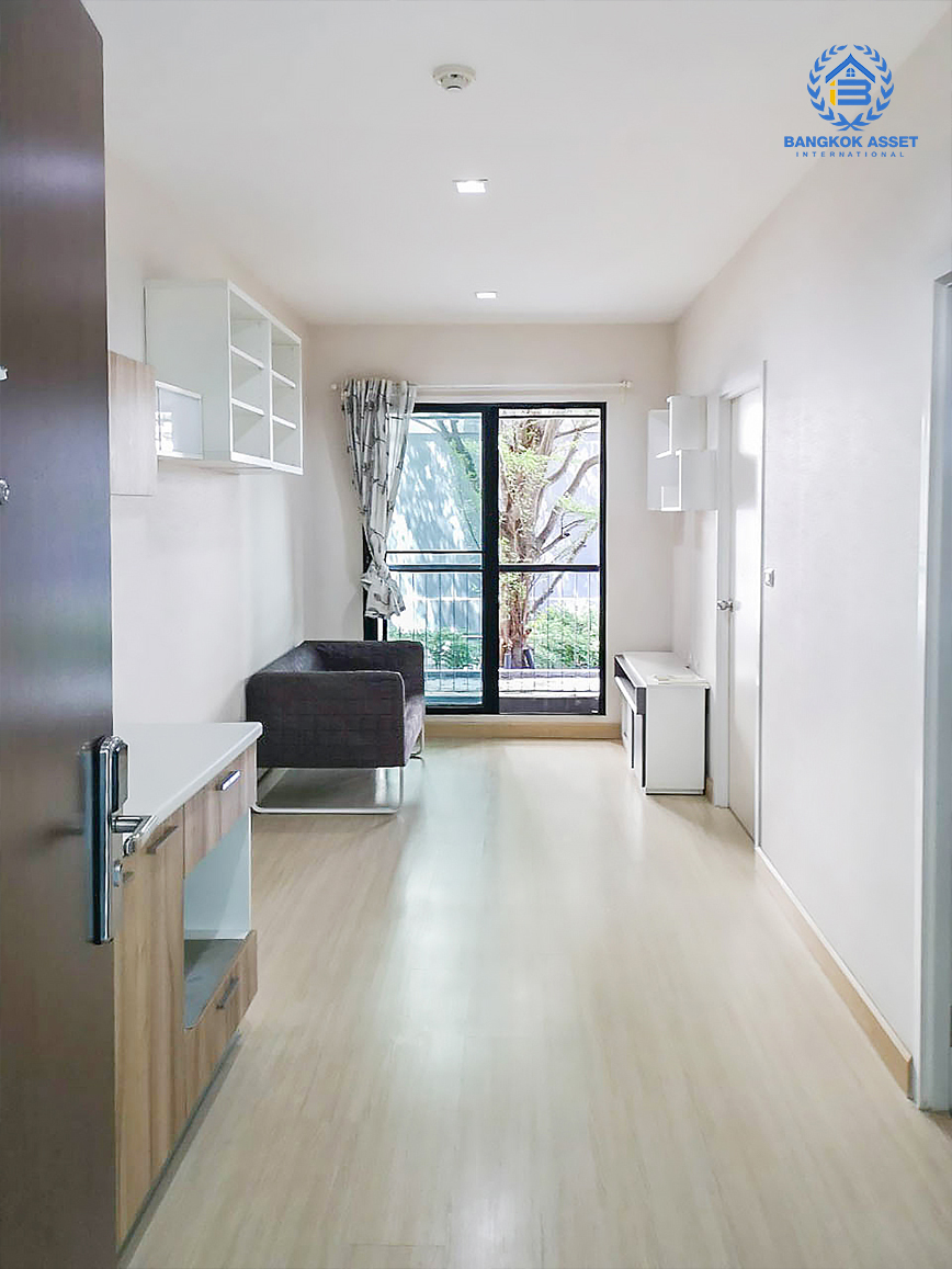 คอนโดมือสองนนทบุรี ทำเลโซนเมือง! ม.เดอะไพรเวซี่ เรวดี ขนาดห้องกว้าง 33.17 ตร.ม. ห้องมุมมีความเป็นส่วนตัว การเดินทางสะดวกสบาย ในซอยมีร้านค้า และของกินอยู่ตลอดทั้งซอย  ใกล้สถานีรถไฟฟ้าสถานีศูนย์ราชการและสถานีกระทรวงสาธารณสุข