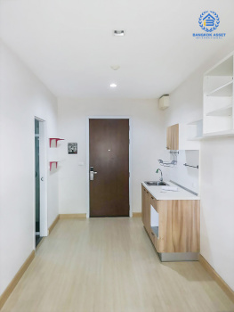 คอนโดมือสองนนทบุรี ทำเลโซนเมือง! ม.เดอะไพรเวซี่ เรวดี ขนาดห้องกว้าง 33.17 ตร.ม. ห้องมุมมีความเป็นส่วนตัว การเดินทางสะดวกสบาย ในซอยมีร้านค้า และของกินอยู่ตลอดทั้งซอย  ใกล้สถานีรถไฟฟ้าสถานีศูนย์ราชการและสถานีกระทรวงสาธารณสุข