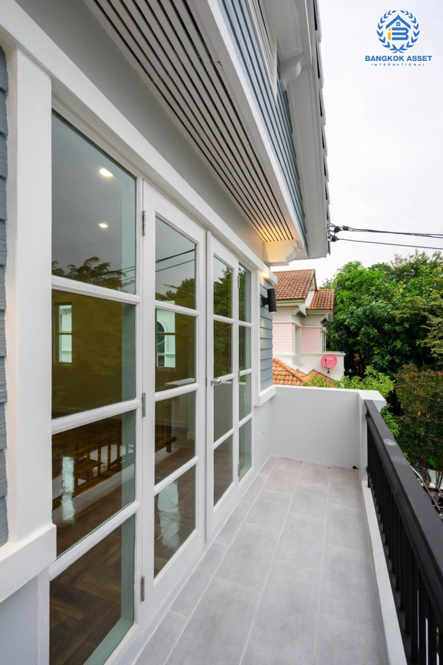 บ้านมือสองตกแต่งใหม่ หลังใหญ่พิเศษ! เนื้อที่ 82.5 ตร.ว. ม.มัณฑนา ปิ่นเกล้า-กาญจนาภิเษก (ซ.วัดพระเงิน) ฟังก์ชั่นจัดเต็ม 3 ห้องนอน 1 ห้องแม่บ้าน 4 ห้องน้ำ จอดรถได้ถึง 4 คัน เดินทางสะดวกสบาย บนทำเลติดถนนใหญ่ ใกล้เซ็นทรัลเวสต์เกต รถไฟฟ้าสายสีม่วง "สถานีตลาดบางใหญ่" และทางด่วนศรีรัช!