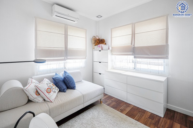 *****บ้านเดี่ยวมือสองนนทบุรี ติดถนนชัยพฤกษ์ แบรนด์LH โครงการ มัณฑนา แจ้งวัฒนะ-ราชพฤกษ์ บ้านหลังใหญ่สไตล์โมเดิร์น เนื้อที่ 54 ตร.ว. ฟังก์ชั่นครบ 3 ห้องนอน 3 ห้องน้ำ 1 ห้องนั่งเล่น บ้านสวยตกแต่งสวย มีบิ้วท์อินครัวเคาน์เตอร์! พร้อมแวดล้อมไปด้วยสิ่งอำนวยความสะดวก และสาธารณูปโภคมากมาย บนทำเลดี ที่เชื่อมสู่ถ.แจ้งวัฒนะได้อย่างรวดเร็ว