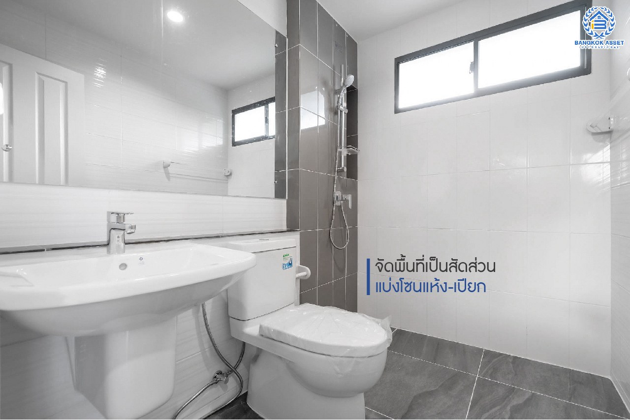 บ้านมือสองตกแต่งใหม่ ม.โกลเด้นอเวนิว แจ้งวัฒนะ-ติวานนท์  หลังใหญ่ #แปลงมุม เนื้อที่ 57.4 ตร.ว. ฟังก์ชั่น 4 ห้องนอน 3 ห้องน้ำ 2 ที่จอดรถ สิ่งอำนวยความสะดวกครบครัน บนทำเลศักยภาพ เพียง 5 นาทีถึงรถไฟฟ้า "สถานีแจ้งวัฒนะ-ปากเกร็ด28" ใกล้เซ็นทรัลแจ้งวัฒนะ ,เมืองทองธานี และจุดขึ้นทางด่วนแจ้งวัฒนะ