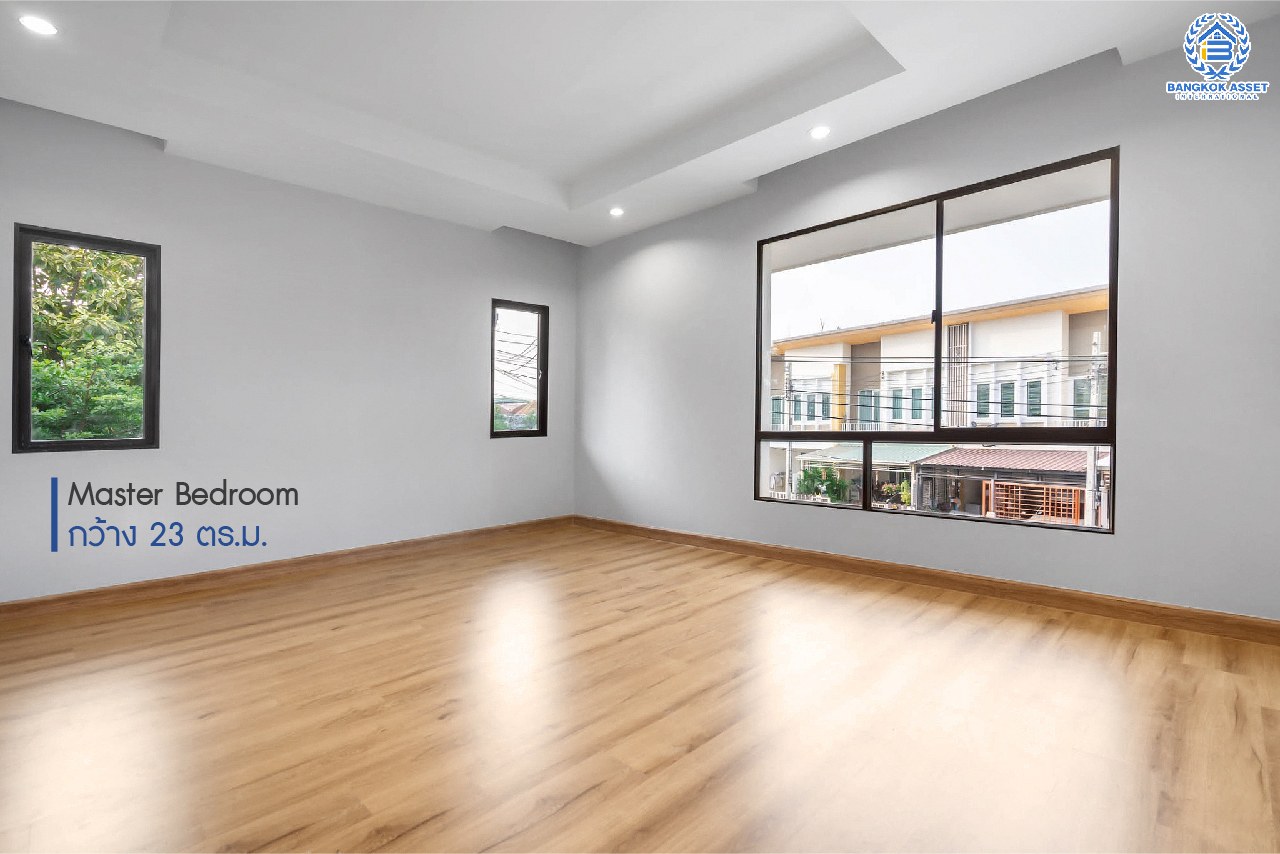 บ้านมือสองตกแต่งใหม่ ม.โกลเด้นอเวนิว แจ้งวัฒนะ-ติวานนท์  หลังใหญ่ #แปลงมุม เนื้อที่ 57.4 ตร.ว. ฟังก์ชั่น 4 ห้องนอน 3 ห้องน้ำ 2 ที่จอดรถ สิ่งอำนวยความสะดวกครบครัน บนทำเลศักยภาพ เพียง 5 นาทีถึงรถไฟฟ้า "สถานีแจ้งวัฒนะ-ปากเกร็ด28" ใกล้เซ็นทรัลแจ้งวัฒนะ ,เมืองทองธานี และจุดขึ้นทางด่วนแจ้งวัฒนะ