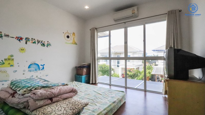 *****บ้านเดี่ยวมือสองนนทบุรี แปลงมุม! ถนนเมน! ม.พฤกษาวิลเลจ28 บางใหญ่-เซ็นทรัลเวสต์เกต หลังใหญ่มีพื้นที่ด้านข้าง บนพื้นที่ใช้สอยกว้างกว่า 215 ตร.ม. ฟังก์ชั่นครบ 3 ห้องนอน 3 ห้องน้ำ แถมแอร์ 4 เครื่อง! ตกแต่ง/ต่อเติมพร้อมอยู่ เดินทางสะดวก เข้าเมืองก็ง่าย ใกล้เซ็นทรัลเวสต์เกต ทางด่วน และรถไฟฟ้าสายสีม่วง