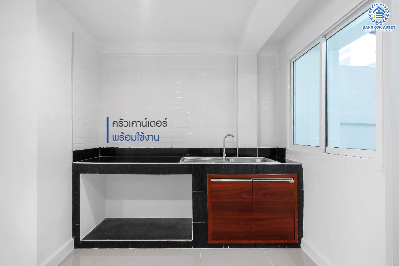 บ้านมือสองตกแต่งใหม่ หลังใหญ่ เล่นระดับ ม.เศรณี ดอนเมือง-สรงประภา เนื้อที่ 25.2 ตร.ว. ฟังก์ชั่นจัดเต็ม 4 ห้องนอน 3 ห้องน้ำ ตอบโจทย์ครอบครัวใหญ่ มีความเป็นส่วนตัว เดินทางเข้าสู่ใจกลางเมืองได้อย่างสะดวกสบาย ใกล้สนามบินดอนเมือง ทางด่วนศรีสมาน และรถไฟฟ้าสายสีแดง...