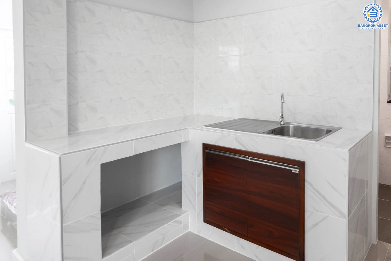 บ้านมือสองตกแต่งใหม่ ม.เพอร์เฟคพาร์ค พระราม5-บางใหญ่ (ซ.วัดพระนอน) เนื้อที่ 35.8 ตร.ว. ตกแต่งสไตล์อบอุ่น คุณภาพแบรนด์ Property Perfect ฟังก์ชั่นจัดเต็ม 3 ห้องนอน 1 ห้องอเนกประสงค์ 2 ห้องน้ำ  ทำเลใกล้วงแหวนกาญจนาฯ , Central Westgate และรถไฟฟ้าสายสีม่วง "สถานีตลาดบางใหญ่"