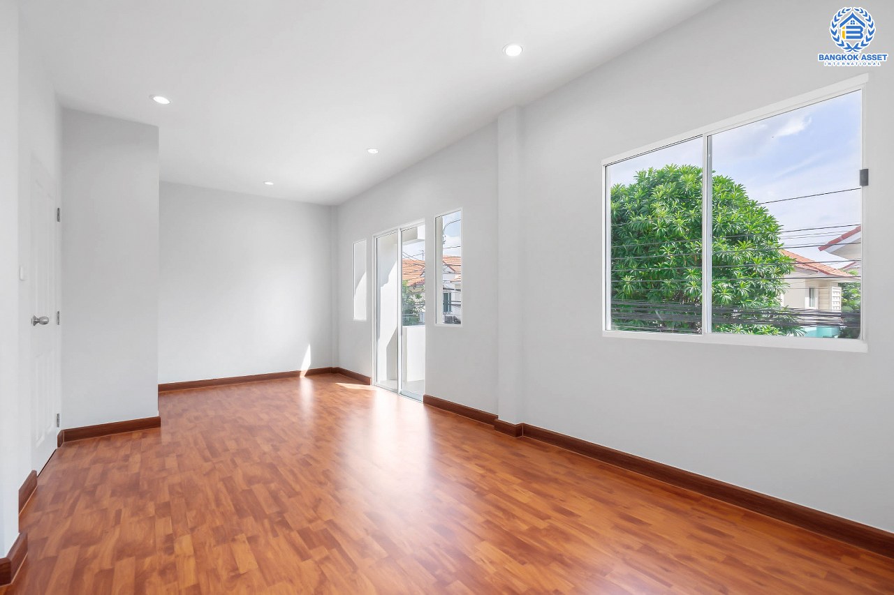 บ้านมือสองตกแต่งใหม่ ม.เพอร์เฟคพาร์ค พระราม5-บางใหญ่ (ซ.วัดพระนอน) เนื้อที่ 35.8 ตร.ว. ตกแต่งสไตล์อบอุ่น คุณภาพแบรนด์ Property Perfect ฟังก์ชั่นจัดเต็ม 3 ห้องนอน 1 ห้องอเนกประสงค์ 2 ห้องน้ำ  ทำเลใกล้วงแหวนกาญจนาฯ , Central Westgate และรถไฟฟ้าสายสีม่วง "สถานีตลาดบางใหญ่"