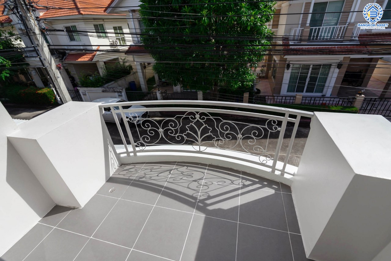 บ้านมือสองตกแต่งใหม่ ม.เพอร์เฟคพาร์ค พระราม5-บางใหญ่ (ซ.วัดพระนอน) เนื้อที่ 35.8 ตร.ว. ตกแต่งสไตล์อบอุ่น คุณภาพแบรนด์ Property Perfect ฟังก์ชั่นจัดเต็ม 3 ห้องนอน 1 ห้องอเนกประสงค์ 2 ห้องน้ำ  ทำเลใกล้วงแหวนกาญจนาฯ , Central Westgate และรถไฟฟ้าสายสีม่วง "สถานีตลาดบางใหญ่"