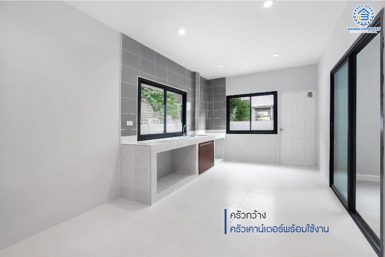 บ้านมือสองตกแต่งใหม่ หลังใหญ่พิเศษ เนื้อที่ 76.5 ตร.ว. ม.กฤษดานคร12 พุทธมณฑลสาย1 ดีไซน์สุดโดดเด่น ฟังก์ชั่นจัดเต็ม 4 ห้องนอน 4 ห้องน้ำ พื้นที่ใช้สอยกว่า 285 ตร.ม. บนทำเลศักยภาพ เชื่อมต่อหลายเส้นทางหลัก เพียง 5 นาทีถึงทางด่วน "ศรีรัช" ใกล้แหล่ง Community Mall ชั้นนำมากมาย