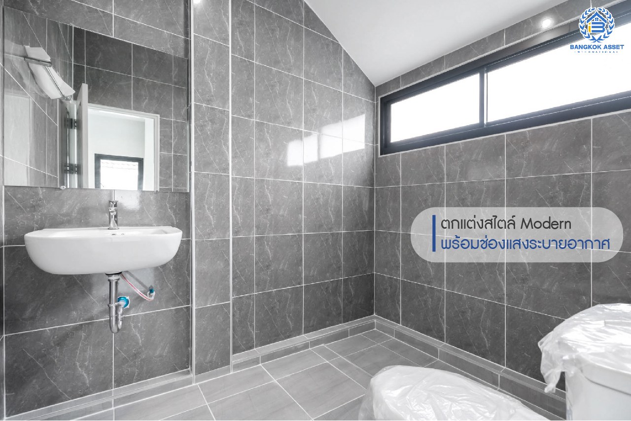 บ้านมือสองตกแต่งใหม่ หลังใหญ่พิเศษ เนื้อที่ 76.5 ตร.ว. ม.กฤษดานคร12 พุทธมณฑลสาย1 ดีไซน์สุดโดดเด่น ฟังก์ชั่นจัดเต็ม 4 ห้องนอน 4 ห้องน้ำ พื้นที่ใช้สอยกว่า 285 ตร.ม. บนทำเลศักยภาพ เชื่อมต่อหลายเส้นทางหลัก เพียง 5 นาทีถึงทางด่วน "ศรีรัช" ใกล้แหล่ง Community Mall ชั้นนำมากมาย