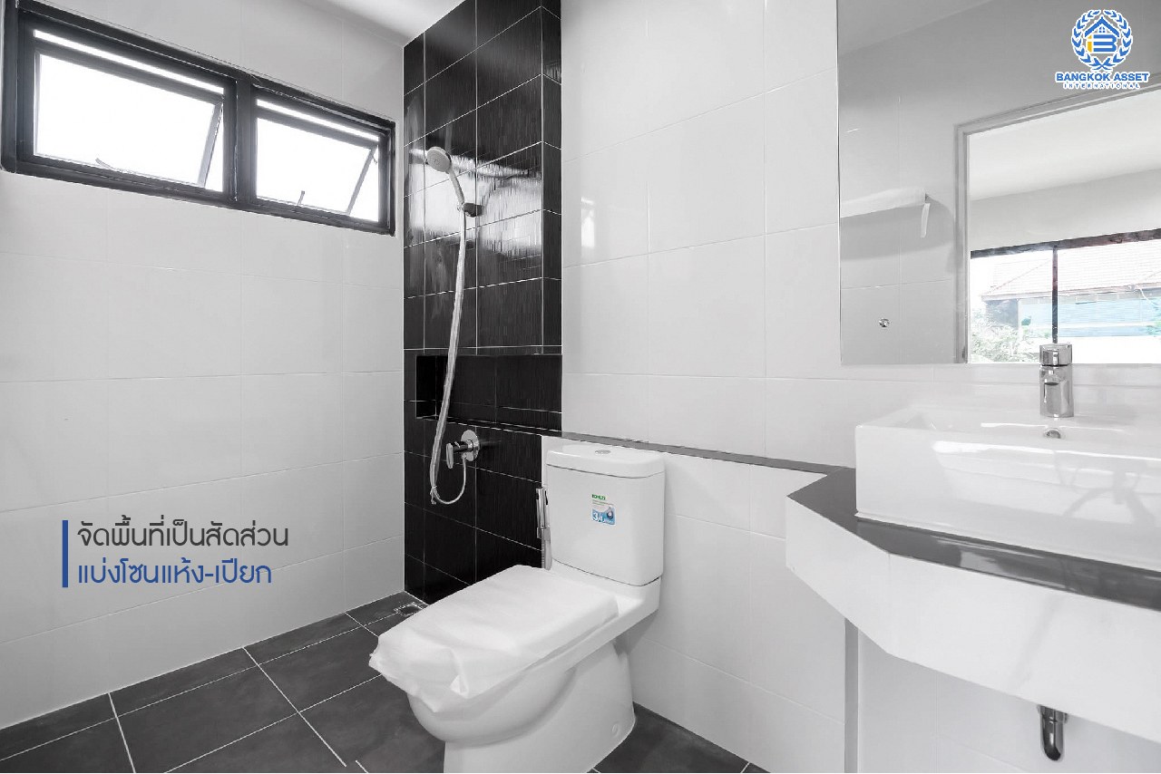 บ้านมือสองตกแต่งใหม่ ม.กฤษดานคร20 ปิ่นเกล้า ติดถนนบรมราชชนนี Private Zone ข้างบ้านไม่ติดใคร เนื้อที่ 61 ตร.ว. ฟังก์ชั่น 3 ห้องนอน 2 ห้องน้ำ 2 ที่จอดรถ พร้อม Terrace กว้างขวาง บนทำเลใกล้ทางคู่ขนานลอยฟ้าบรมราชชนนี และเซ็นทรัลปิ่นเกล้า...