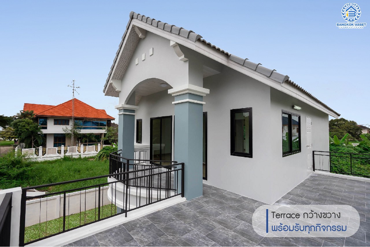 บ้านมือสองตกแต่งใหม่ ม.กฤษดานคร20 ปิ่นเกล้า ติดถนนบรมราชชนนี Private Zone ข้างบ้านไม่ติดใคร เนื้อที่ 61 ตร.ว. ฟังก์ชั่น 3 ห้องนอน 2 ห้องน้ำ 2 ที่จอดรถ พร้อม Terrace กว้างขวาง บนทำเลใกล้ทางคู่ขนานลอยฟ้าบรมราชชนนี และเซ็นทรัลปิ่นเกล้า...