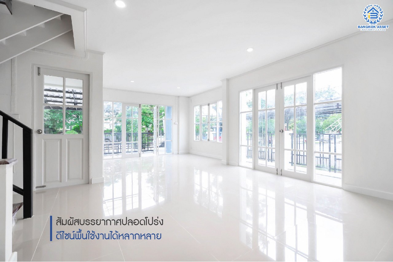 บ้านมือสองตกแต่งใหม่ ม.บุศรินทร์ วงแหวน (บ้านกล้วย-ไทรน้อย) #หลังมุม โซนที่ดีที่สุดในโครงการ! วิวหน้าสวนและติดพื้นที่ส่วนกลาง เนื้อที่ 40.1 ตร.ว. คุณภาพแบรนด์ L&H ฟังก์ชั่นครบ 3 ห้องนอน 2 ห้องน้ำ 2 ที่จอดรถ ตอบโจทย์ทุกการอยู่อาศัย บนทำเลคุณภาพ! ใกล้เซ็นทรัลเวสต์เกต และ เพียง 10 นาทีถึงรถไฟฟ้า "สถานีคลองบางไผ่"...