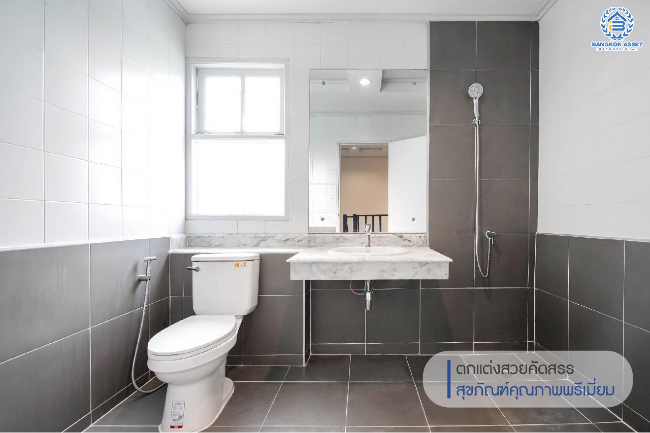 บ้านมือสองตกแต่งใหม่ ม.บุศรินทร์ วงแหวน (บ้านกล้วย-ไทรน้อย) #หลังมุม โซนที่ดีที่สุดในโครงการ! วิวหน้าสวนและติดพื้นที่ส่วนกลาง เนื้อที่ 40.1 ตร.ว. คุณภาพแบรนด์ L&H ฟังก์ชั่นครบ 3 ห้องนอน 2 ห้องน้ำ 2 ที่จอดรถ ตอบโจทย์ทุกการอยู่อาศัย บนทำเลคุณภาพ! ใกล้เซ็นทรัลเวสต์เกต และ เพียง 10 นาทีถึงรถไฟฟ้า "สถานีคลองบางไผ่"...