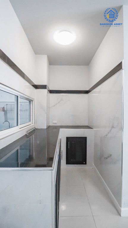 ทาวน์โฮมมือสอง ห้องมุม! ถนนเมน หน้าบ้านไม่ชนใคร  ม.ซิตี้เซ้นส์ เพชรเกษม69 เนื้อที่ 25.40 ตร.ว. โดดเด่นเฉพาะตัวด้วยฟังก์ชั่นภายในที่ถูกออกแบบให้รองรับการใช้งานสำหรับคนสมัยใหม่ 2 นอน 2 น้ำ แถมเครื่องปรับอากาศ 3 เครื่อง ต่อเติมเต็มพร้อมอยู่ บนทำเลเชื่อมต่อทุกการเดินทาง เพียง 10 นาทีถึง The Mall บางแค...