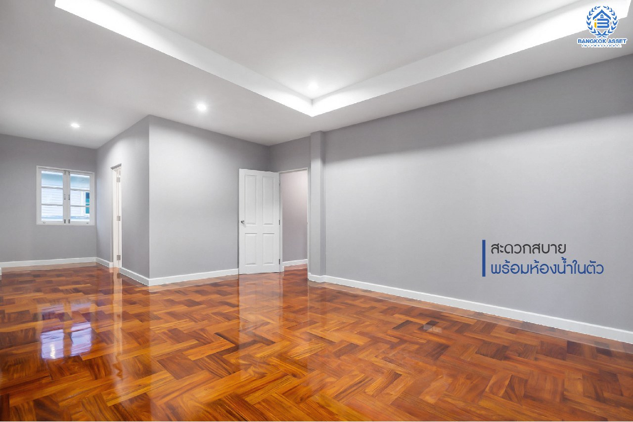 บ้านมือสองตกแต่งใหม่ หลังใหญ่พิเศษ! เนื้อที่ 115.2 ตร.ว. คุณภาพ LH ม.มัณฑนา ปิ่นเกล้า-กาญจนาภิเษก (ซ.วัดพระเงิน) ฟังก์ชั่นจัดเต็ม 3 ห้องนอน 1 ห้องแม่บ้าน 4 ห้องน้ำ จอดรถได้ถึง 4 คัน มีพื้นที่สนามหญ้ากว้างถึง 200 ตร.ม. เดินทางสะดวกสบาย บนทำเลติดถนนใหญ่ ใกล้เซ็นทรัลเวสต์เกต รถไฟฟ้าสายสีม่วง "สถานีตลาดบางใหญ่" และทางด่วนศรีรัช!...